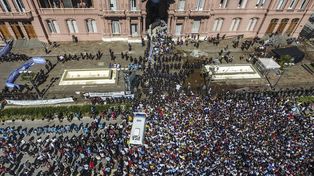 El velatorio de Maradona en Casa Rosada, en los peores momentos de la pandemia