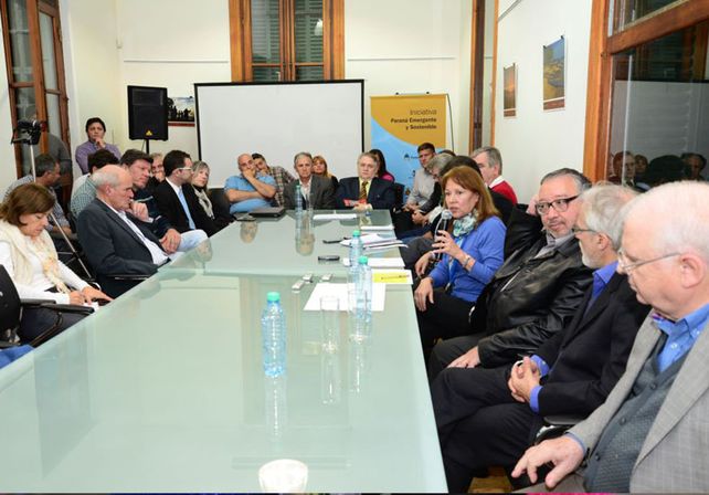 Convocatoria. La intendenta de Paraná