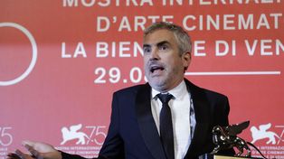 El mexicano Cuarón ganó en Venecia con una autobiografía