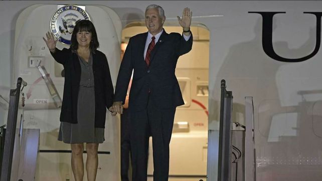 El vicepresidente de Estados Unidos llegó a la Argentina y se reúne con Macri en Olivos
