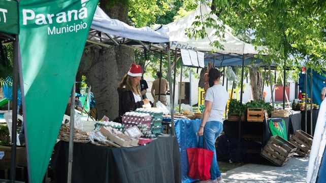 El espacio la Feria en tu Barrio comenzó el especial navideño en la propuesta de venta de alimentos en distintos puntos de Paraná. El cronograma