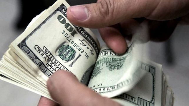 El dólar cotiza a $103