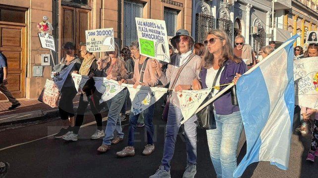 Paraná: fuerte documento por los 50 años del golpe militar y críticas al presente político.