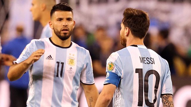 El padre de Agüero deslizó que si Messi se va, su hijo podría tomar el mismo camino