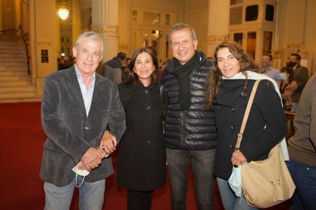 Juan Carlos Sorrequieta, Amanda Pennesi, Luis Cellini y Laura Barbato.