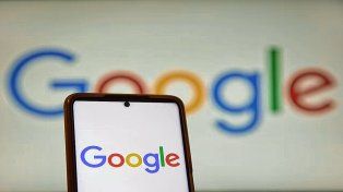 La cuenta de Google en los teléfonos celulares se puede configurar para desactivar el micrófono de los mismos