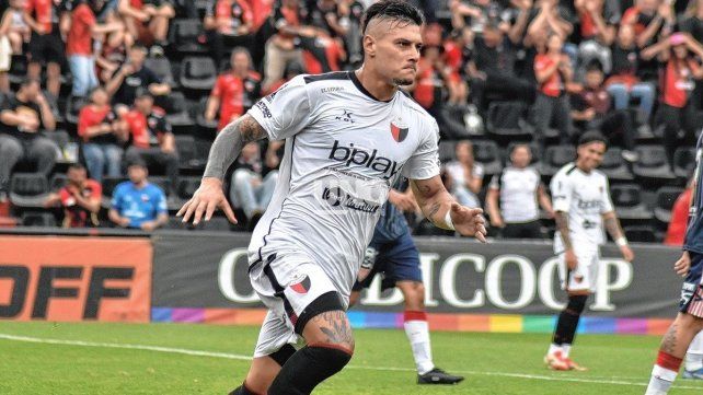 La paradoja de Colón: su goleador tiene más tantos que todos sus 9 juntos