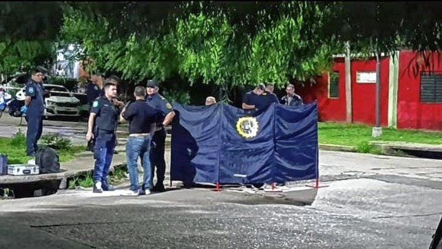 El crimen ocurrió en calle Vicente del Castillo y 3 de Febrero del barrio Consejo.