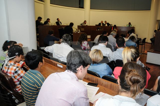 En la sala de periodistas. Desde allí