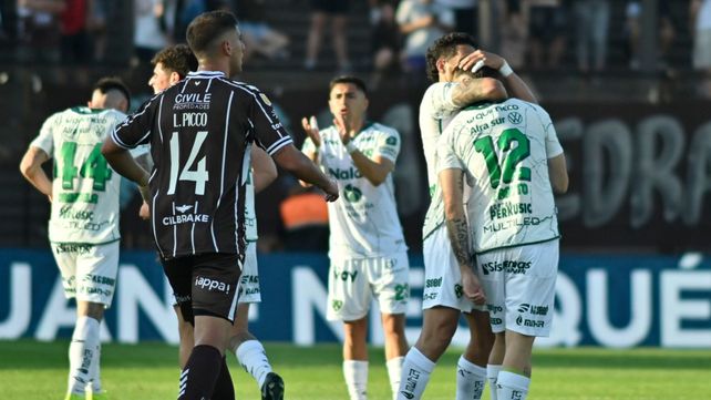 Sarmiento celebra el 1 a 0 ante Platense