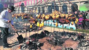 Francis Mallman hizo un asado para dos mil personas en Madrid