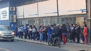 Carreros, cartoneros y recicladores se manifiestan frente al MPA, pidiendo trabajar