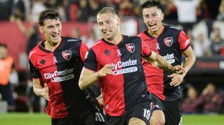 Sin ninguna dua, Matko Mitjevic fue la gran figura de Newells en el triunfo sobre Lanús.