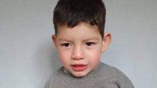 La terapia que necesita Tomás, consiste en 28 sesiones que estimulan la generación de nuevas masas neuronales que ya mostró resultados positivos en otros niños con diagnósticos similares y abre una esperanza de mejora en la calidad de vida del niño.