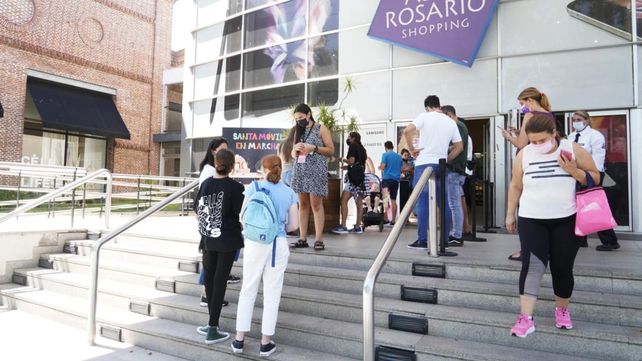 La solicitud del pasaporte sanitario ya se aplica para el ingreso al shopping Alto Rosario.