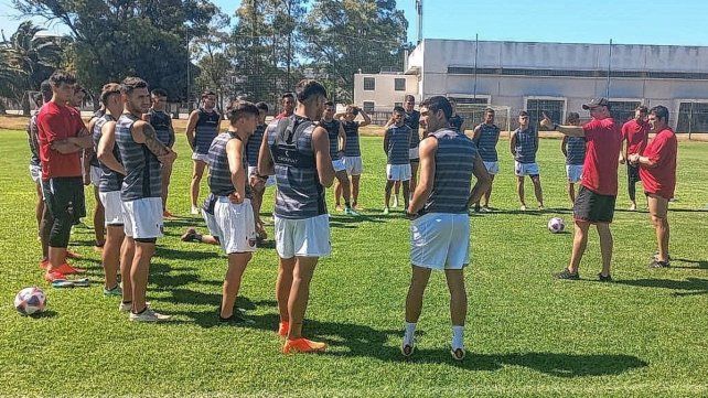 Cómo fue la charla entre Saralegui y los jugadores de Colón