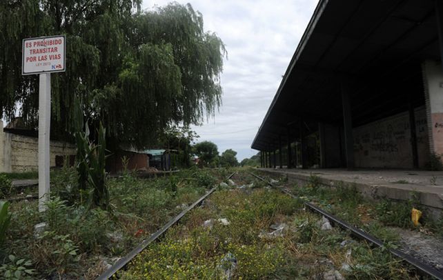 El punto de llegada. El Apeadero Sur (San Martín al 6200) fue construido en 1980 y hoy está en un total estado de abandono. (foto: Héctor Rio)
