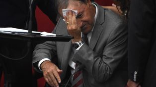 ¿Querés sentarte un ratito, Gringo?: el mal momento del gobernador de Córdoba