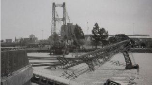 Se cumplen 42 años de la caída del Puente Colgante. Un hecho que dejó una imagen de decadencia por 20 años