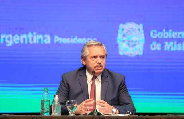 El Presidente dijo que en Santa Fe se amesetó la curva de contagios, pero que aún está alta