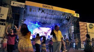 Unas 20 mil personas se reunieron en la Plaza del Folclore