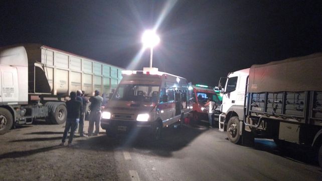 Violento choque entre camiones en ruta nacional A 012 dejó heridos