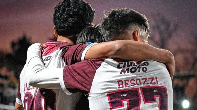 Lanús goleó a Deportivo Riestra y desplazó al Tate al 8° puesto.