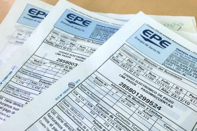 Perotti congeló por 60 días las tarifas de electricidad, aguas y peajes en la provincia