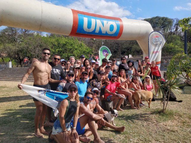 Los participantes del certamen de Stand Up Paddle en Paraná.&nbsp;