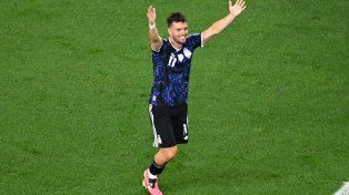 Giovani Lo Celso metió un tiro libre contra el palo derecho Fue el golazo con el que Argentina abrió el marcador ante Jordania.