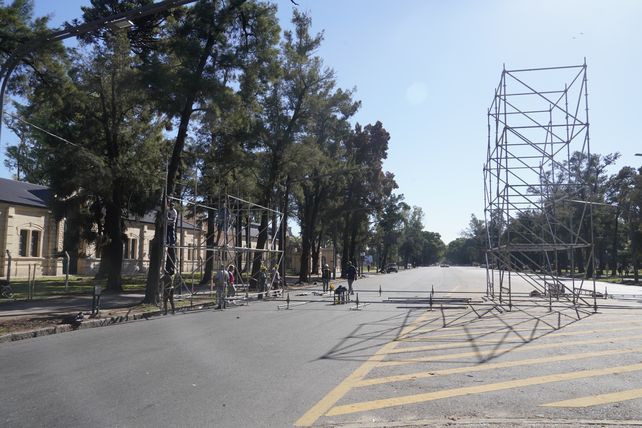 Desde este lunes ya está cortado al tránsito bulevar Oroño entre Coronado y avenida 27 de Febrero.