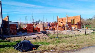 La obra pública no solo permite que más familias accedan a una vivienda digna, sino que también impulsa la construcción y genera empleo, destacan desde IAPV&nbsp;