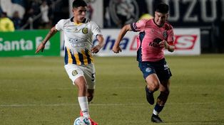 Santiago Segovia jugó muchos minutos en Mendoza, en el 1-1 de Rosario Central ante Independiente Rivadavia. Ahora Ariel Holan le dará la chance.