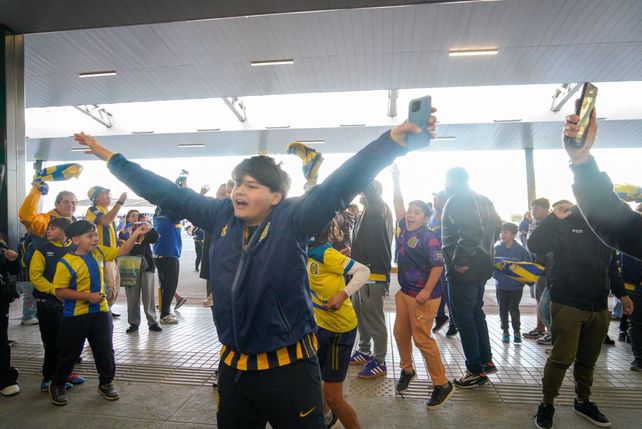 Central ya vuela a Venezuela: apoyo de los hinchas en el aeropuerto y partido clave por la Libertadores