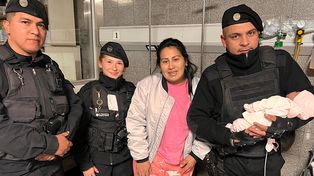 En Rosario. Policías de Acción Táctica rescataron a una niña ahogada y normalizaron su respiración con maniobras de RCP