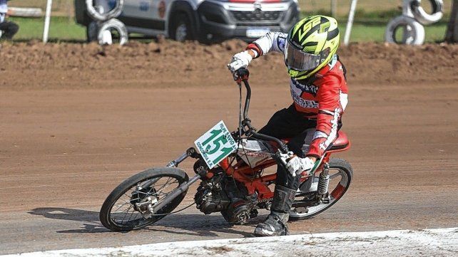 El entrerriano Felipe Savio brilló en su debut en el Campeonato Argentino de Motociclismo.