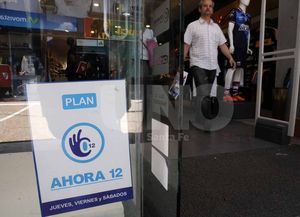 Ahora 12: alertan por comercios que cobran intereses en Santa Fe
