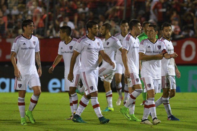 Independiente goleó a Newells en el Coloso Marcelo Bielsa