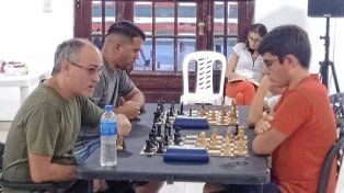 El Gran Maestro Internacional Salvador Alonso brindó una clase magistral en Santo Tomé.