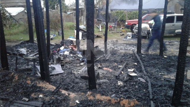 Una nena murió y tres personas resultaron quemadas durante el incendio de una casa
