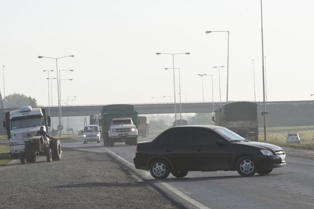 Complicado. El acceso a Tierra de Sueños 2 y 3 por la A012 es sumamente precario y exige obras.