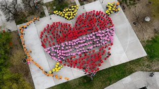 Paraná formó el corazón más grande del mundo en los miradores de Bajada Grande