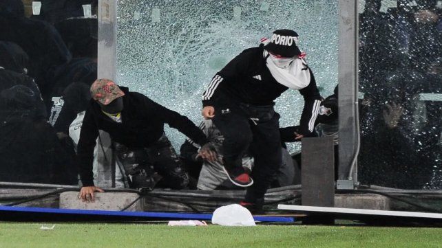 Escalofriante: la barra de Colo Colo promete venganza contra los Carabineros