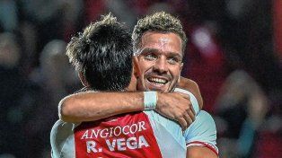 Argentinos ganó de local y es escolta.