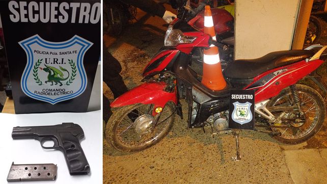 La moto que tenía pedido de captura. Y el arma que abandonaron los delincuentes
