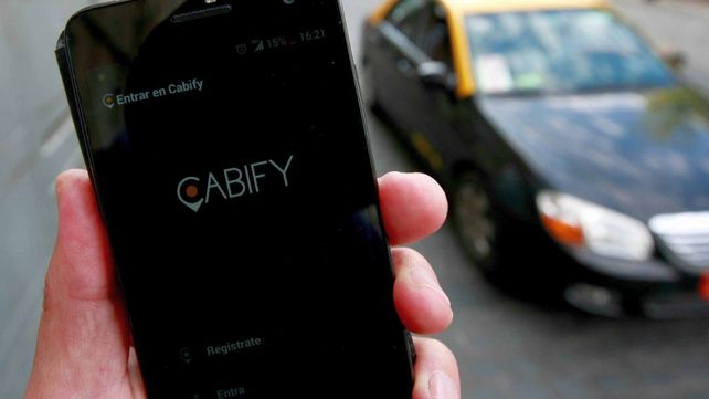Remises: Cabify, la competencia de Uber, da su primer paso en Santa Fe
