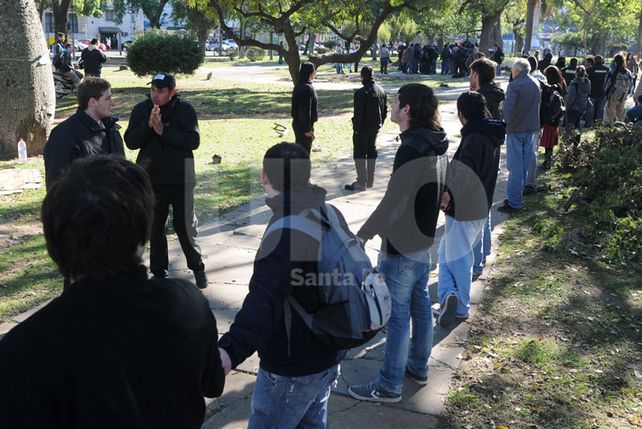 Vecinos autoconvocados buscaron impedir los trabajos d elos obreros municipales.