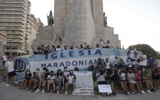 Rosario se sumó al pedido de justicia por la muerte de Maradona.