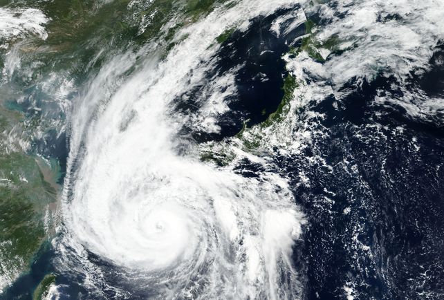 Japón: ordenan evacuar a más de 1,8 millones de personas por un tifón