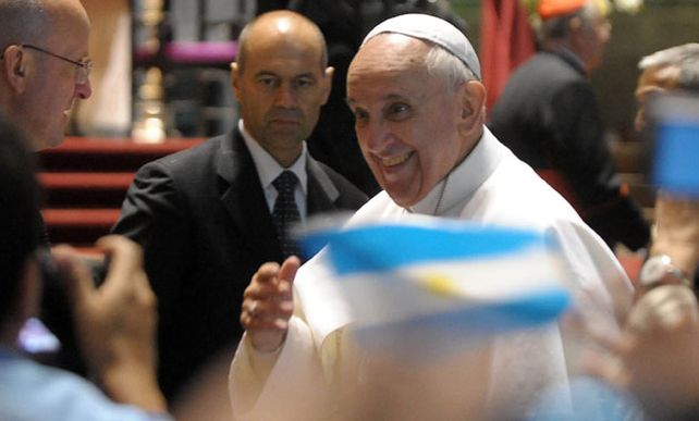 El Papa Francisco pidió expresamente encontrarse con los argentinos que viajaron a Río. (Foto: Télam)